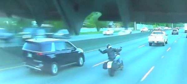 Это видео может расстроить некоторых мотоциклистов