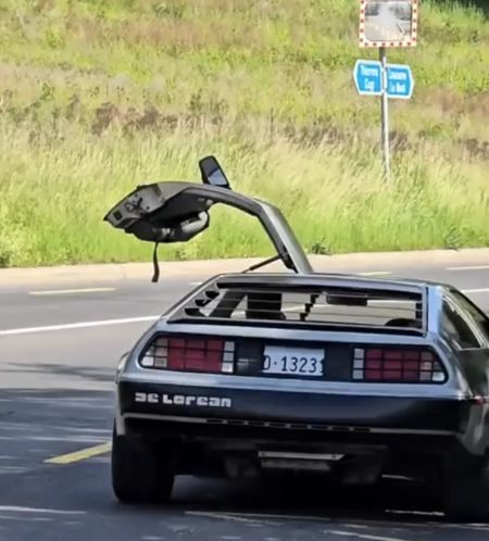 DeLorean в идеальном состоянии