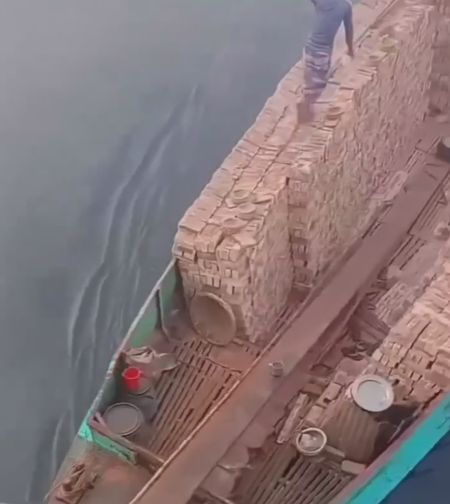 Столкнули и ушли дальше