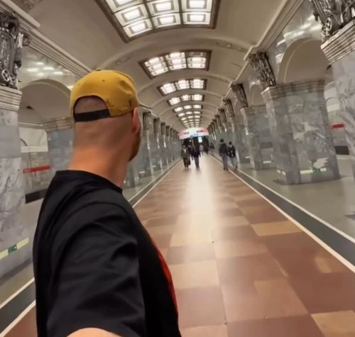 Американец и питерское метро⁠⁠
