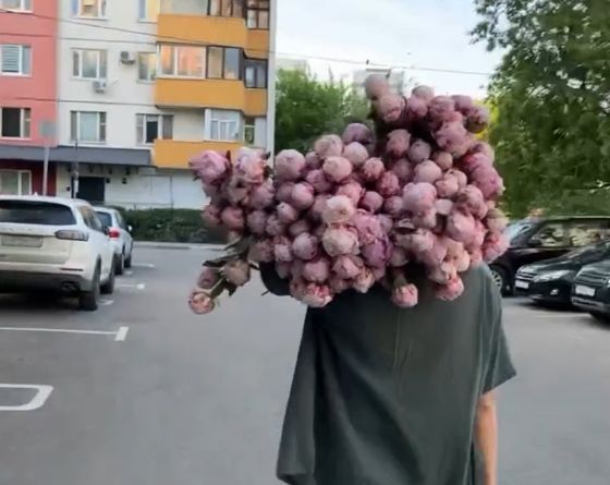 Мужик от всей души и без задней мысли)
