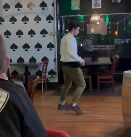 А он хорош!⁠⁠