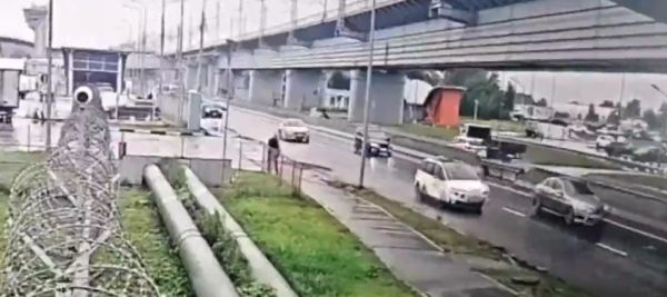 Понаставили тут столбов!