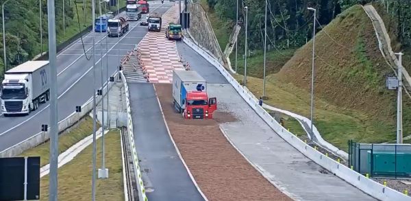 Гравийная ловушка на автомагистралях, предназначенная для остановки автомобилей, у которых отказали тормоза⁠⁠