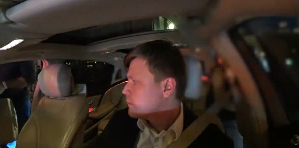 Да это у него просто стиль общения такой