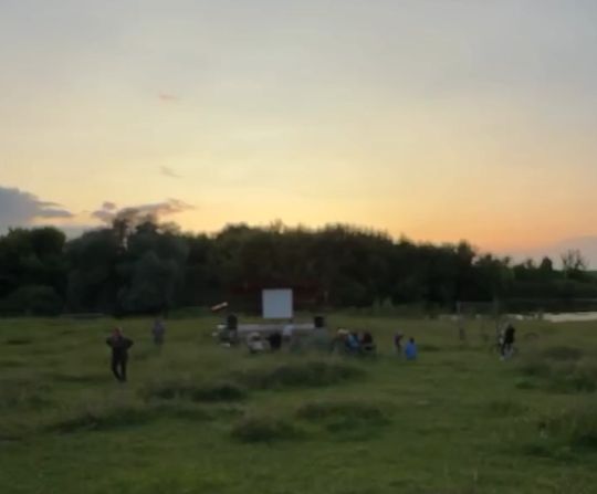 Киносеанс в деревне⁠⁠
