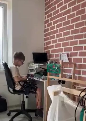 В комнате вашего ребенка тоже так?)