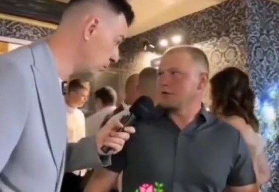 По краю ходит