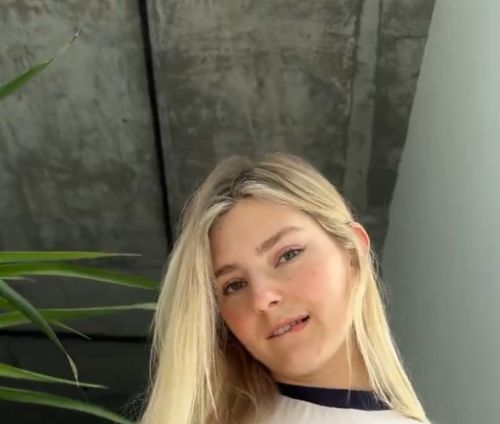 Eva Elfie