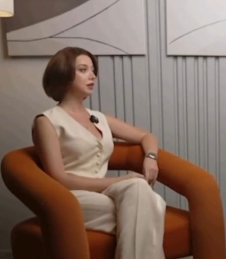 А и правда, пошла бы, а!...⁠⁠