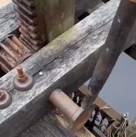 Водяная лесопилка