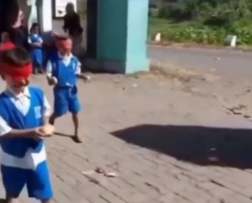 А что собственно происходит на видео?