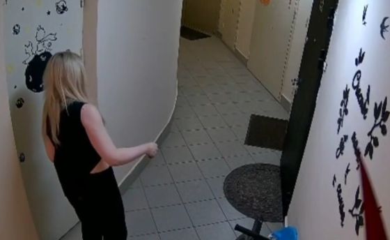 Мужчина в Ховрино забыл закрыть входную дверь, когда пришел с работы — пока он спал, к нему домой зашла девушка и украла одежду