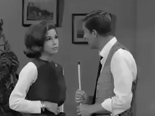 Мэри Тайлер Мур случайно выполнила трюк перед живой аудиторией в 1962 году⁠⁠