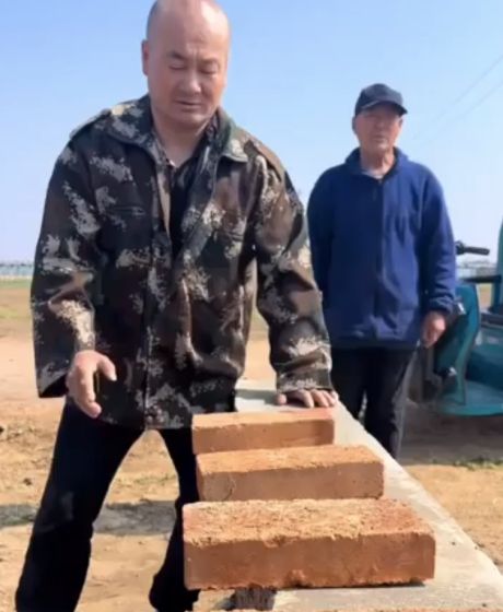 Мощные руки и лишние кирпичи