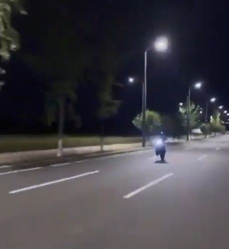 Это шедевр. Что же им не живётся спокойно?⁠⁠