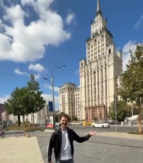 Нытик ноет про жизнь в Москве