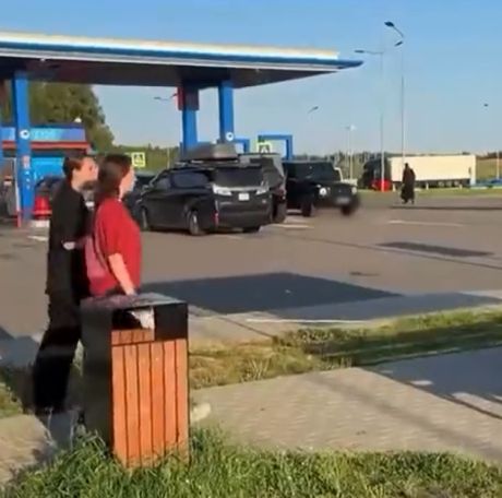 В Москве заметили попов на Гелендвагене за 36 000 000 рублей