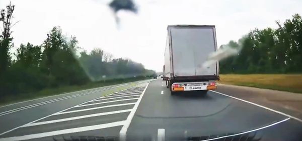 "Сильно спешил и двигался с высокой скоростью - поэтому должны пропустить"