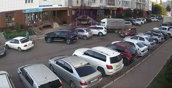 Припарковалась