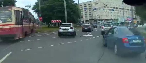 И даже инспектор ГАИ не смог его убедить
