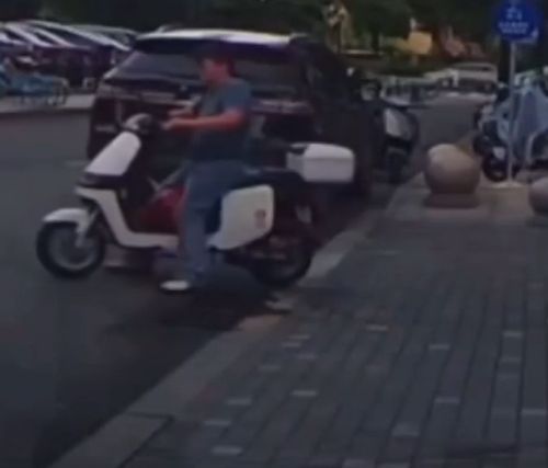 Определённо не его день