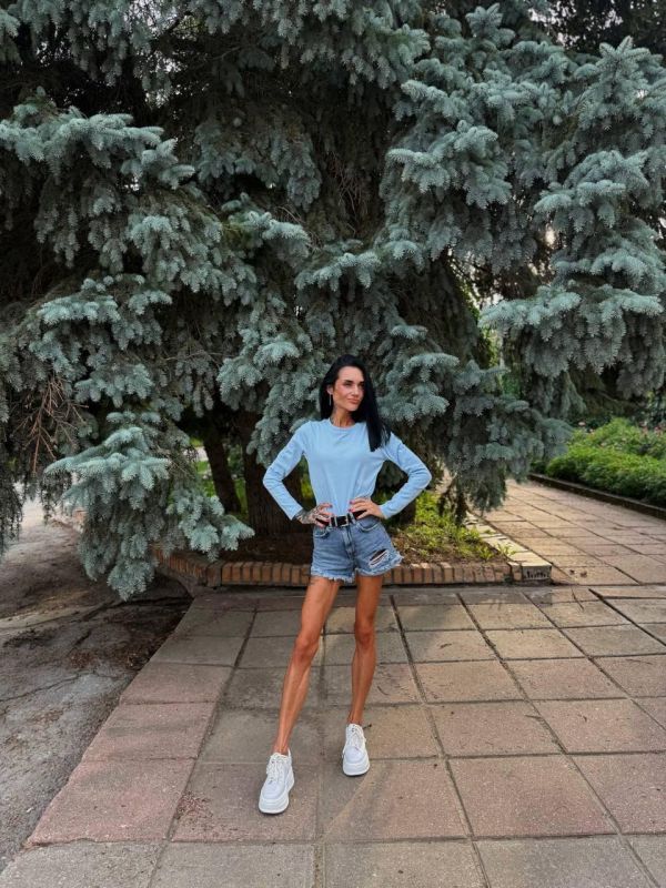 Зачем девушки так над собой издеваются?