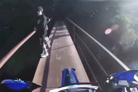Случай на мосту⁠⁠