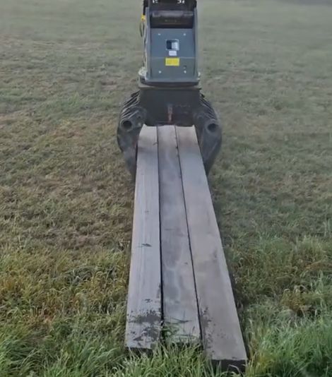 А у нашего окошка экскаватор плавает немножко...⁠⁠