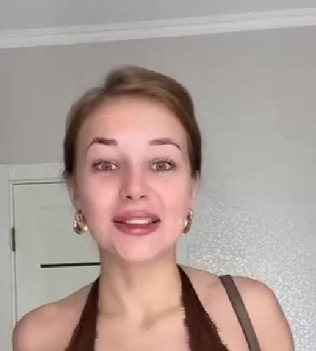 Зумеры, примите наставление от сисястой помудревшей с годами дамы и перестаньте уродовать своё тело татуировками