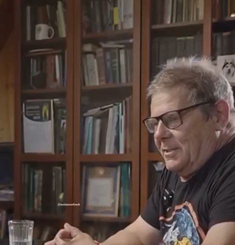 Черная дыра. Физик. Борис Штерн