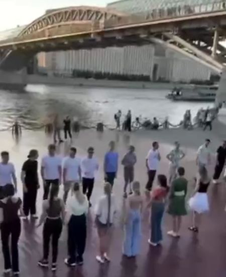 Новое развлечение у молодежи