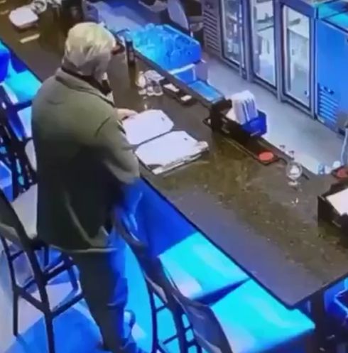 Листая меню в кафе, ненароком...⁠⁠