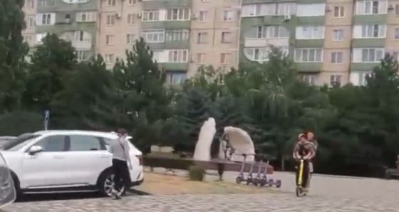 "Извиняемся, тогда"