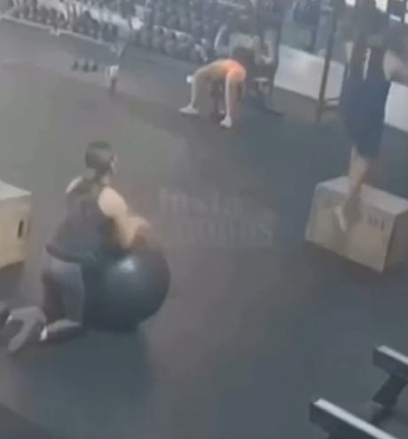 У всех проблем одно начало, сидела женщина скучала…⁠⁠