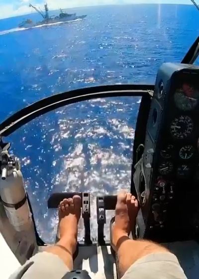 Посадка вертолета на движущийся корабль⁠⁠