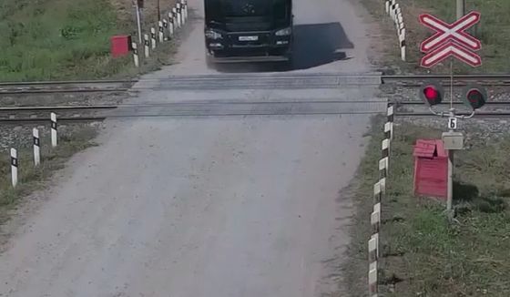 Помощник машиниста в больнице, шофер цел⁠⁠