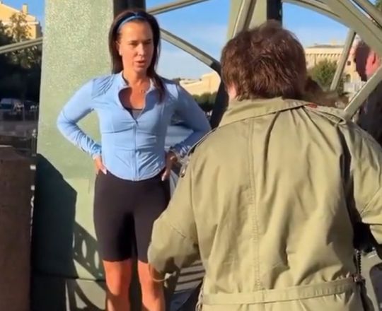 Бегаешь в Санкт-Петербурге и потеешь? Тебе не место на улицах города среди хорошо пахнущих горожан)