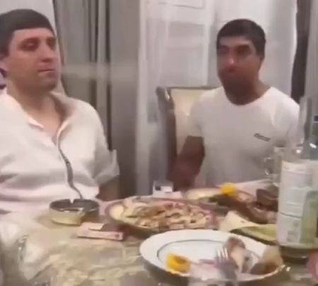 Нам песня строить и жить помогает