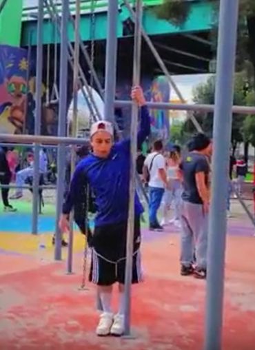 Уровень контроля тела и сила хвата невероятны⁠⁠