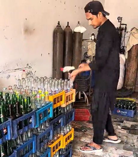 А бутылки то зачем мыть при таком производстве?