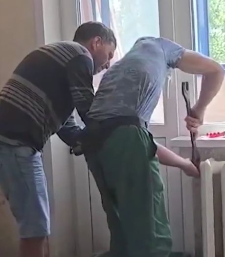Спустим тазик водички, и батареи будут как новенькие, хозяин