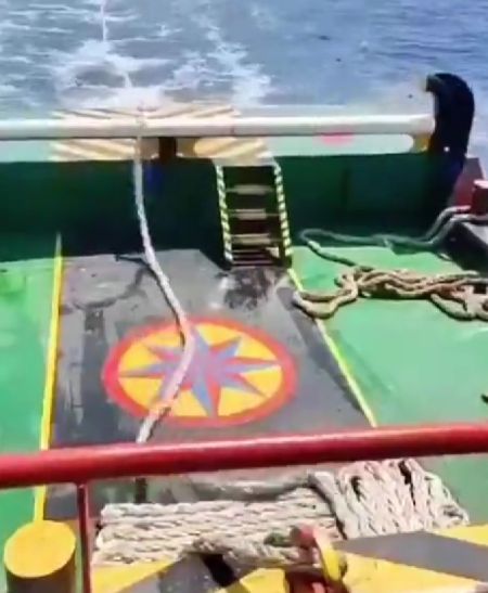 Не стой рядом с тросом