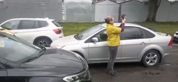 Не пускает скорую