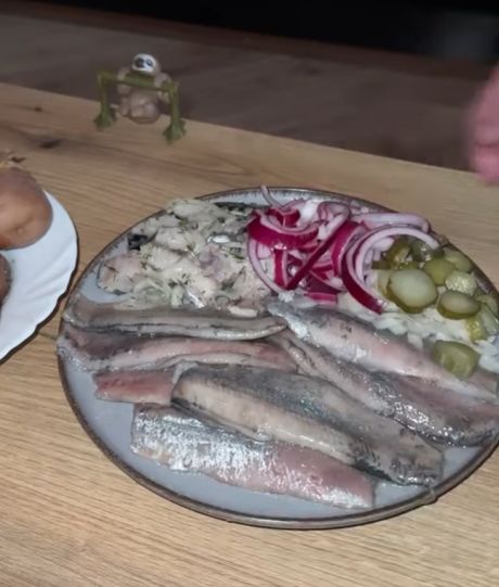 Холодными осенними вечерами в берлоге холостяка...⁠⁠