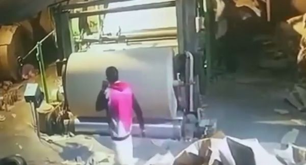 Поправил бумажку