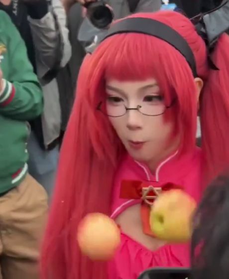 Сразу видно росла в большой семье