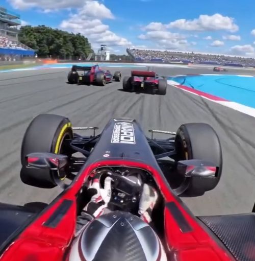 Как вам такой показ автогонок с обзором на 360°?