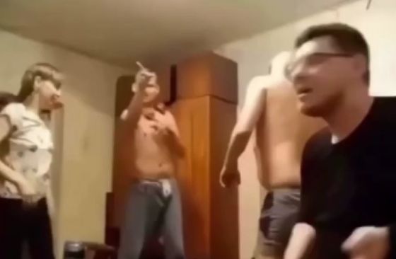 Одним махом двоих побивахом⁠⁠