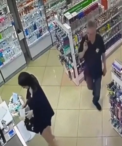 Это он зачем так сделал?